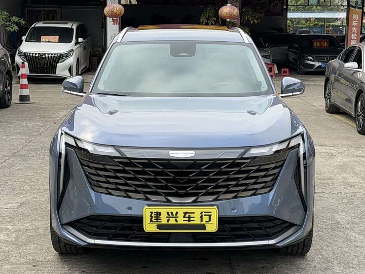 Фото 2 - Geely Atlas L