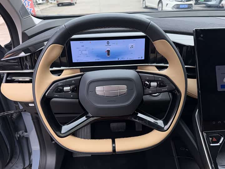 Фото 7 - Geely Atlas L