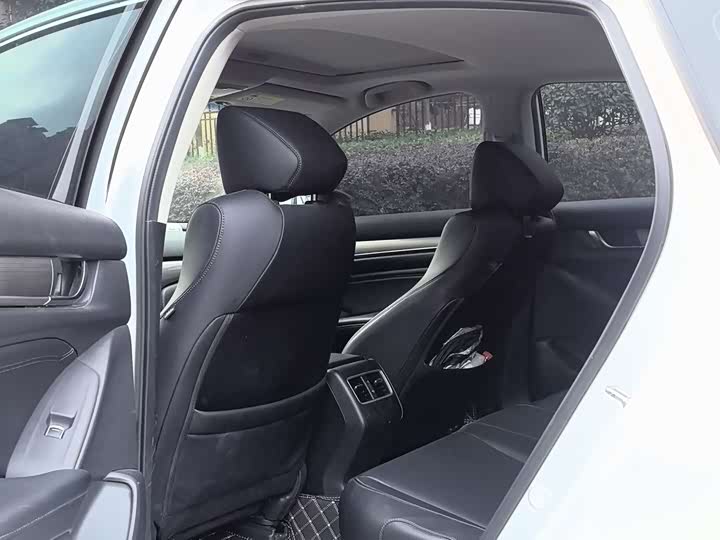 Фото 8 - Honda Accord