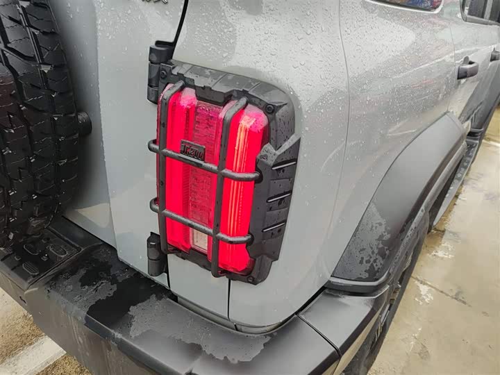 Фото 8 - Tank 300