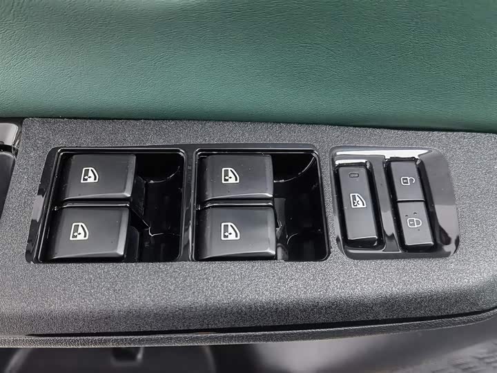 Фото 9 - Changan UNI-T