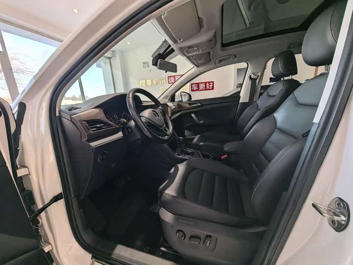 Фото 8 - Volkswagen Tharu