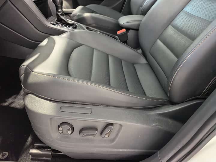 Фото 9 - Volkswagen Tharu