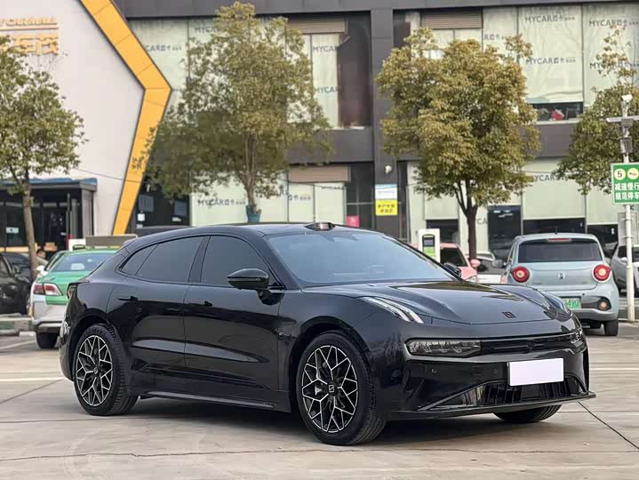 Фото 3 - Zeekr 001