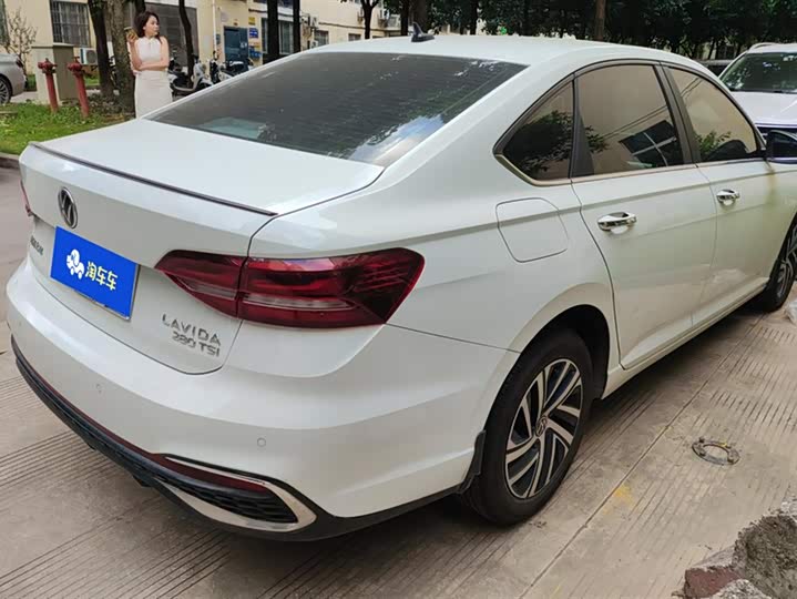 Фото 3 - Volkswagen Lavida