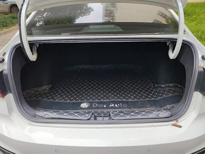 Фото 4 - Volkswagen Lavida