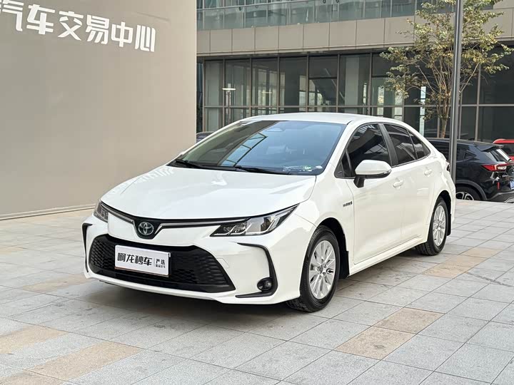 Фото 4 - Toyota Corolla