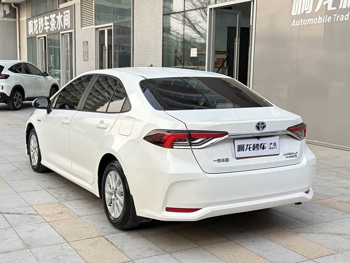 Фото 9 - Toyota Corolla