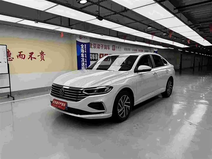 Фото 1 - Volkswagen Lavida