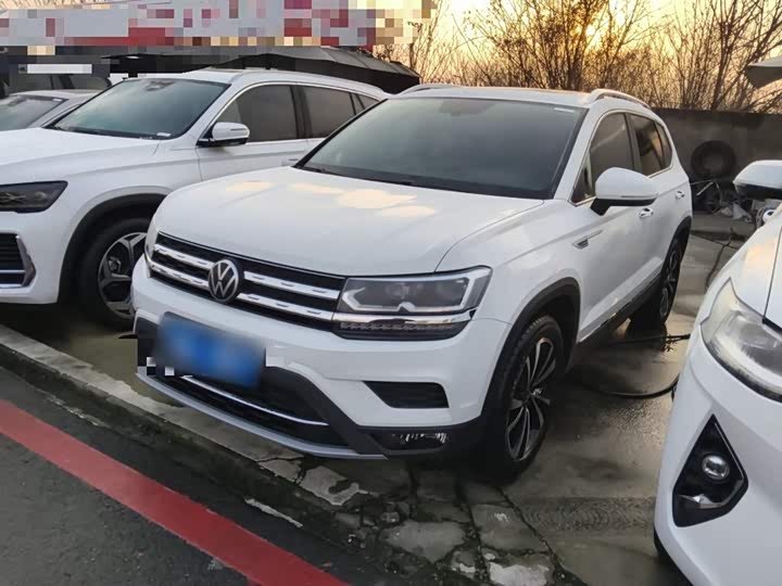 Фото 2 - Volkswagen Tharu