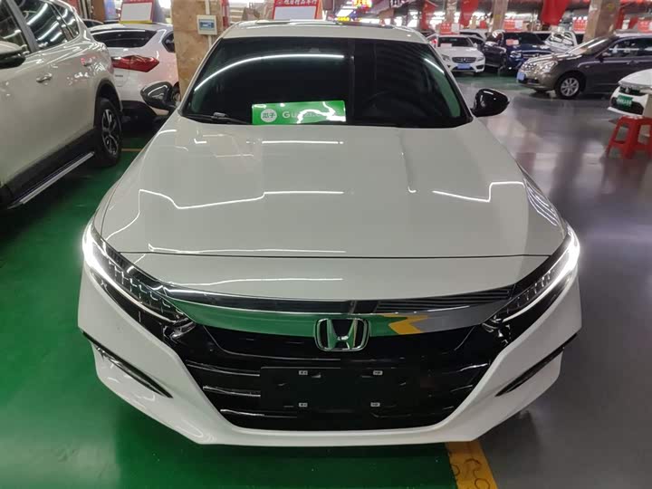 Фото 3 - Honda Accord