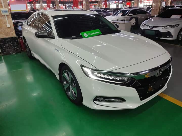 Фото 4 - Honda Accord