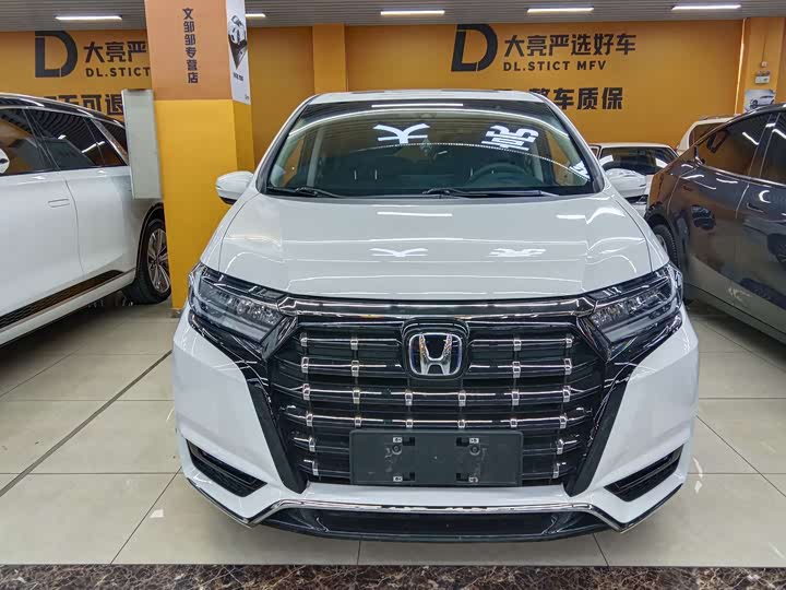 Фото 2 - Honda Elysion