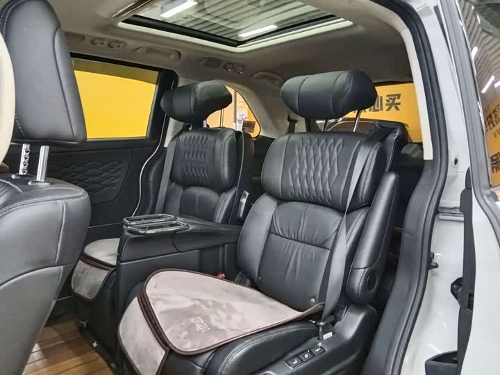 Фото 6 - Honda Elysion