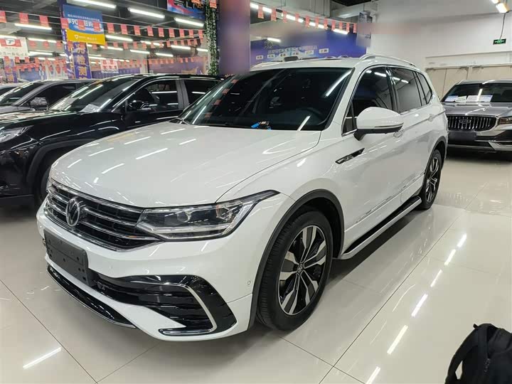 Фото 2 - Volkswagen Tiguan L Pro