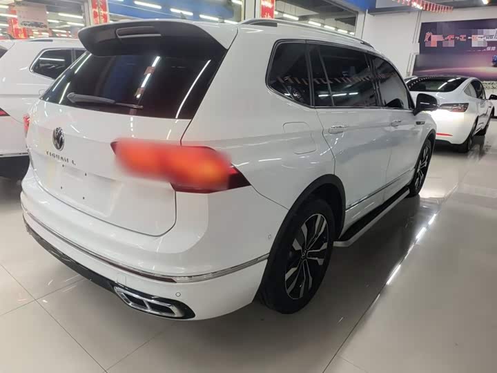 Фото 7 - Volkswagen Tiguan L Pro