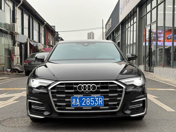 Фото 2 - Audi A6L