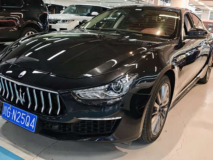 Фото 1 - Maserati Ghibli