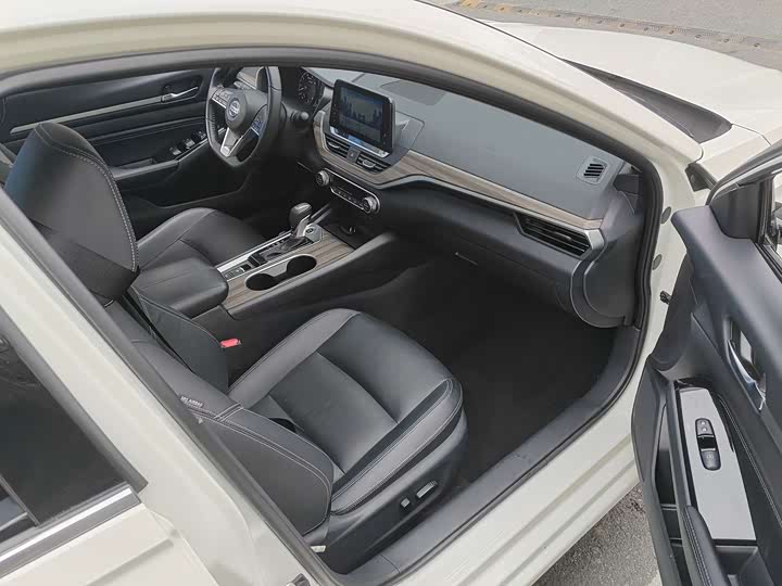 Фото 9 - Nissan Teana