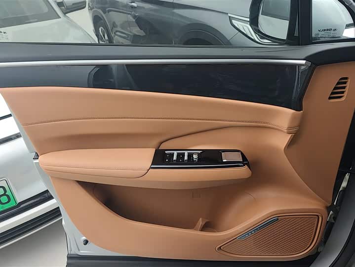 Фото 7 - Geely Galaxy L7