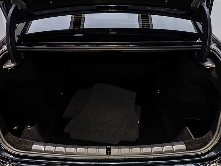 Фото 6 - BMW 7 Series