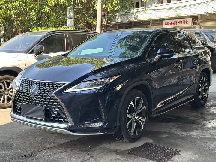 Фото 1 - Lexus RX