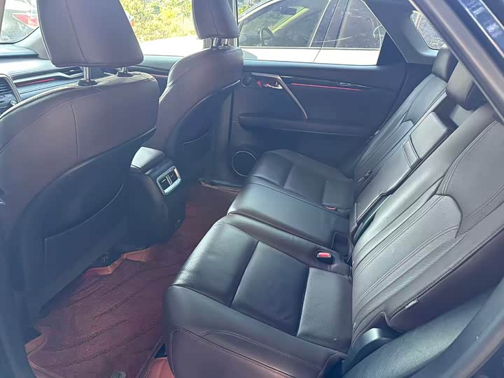 Фото 7 - Lexus RX