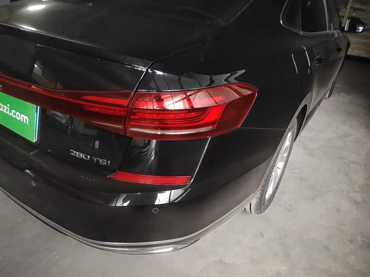 Фото 8 - Volkswagen Passat