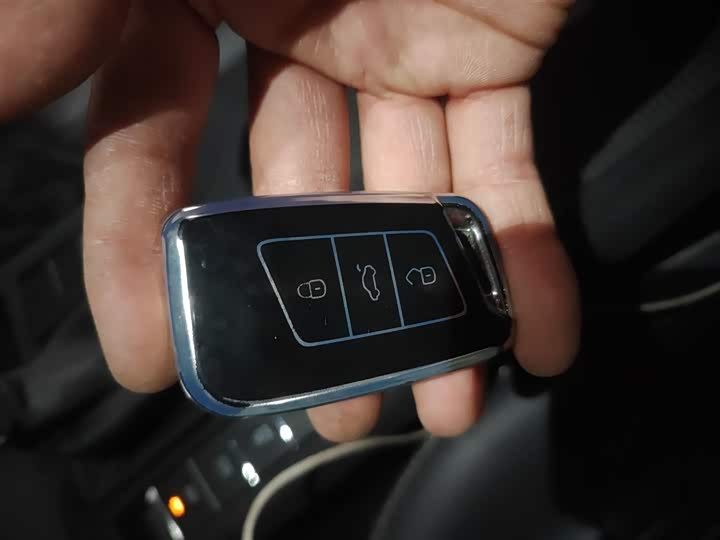 Фото 9 - Volkswagen Passat