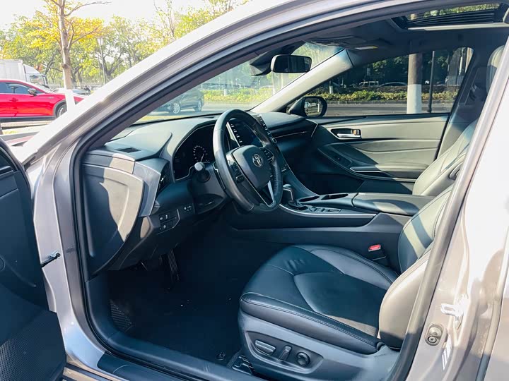 Фото 7 - Toyota Avalon