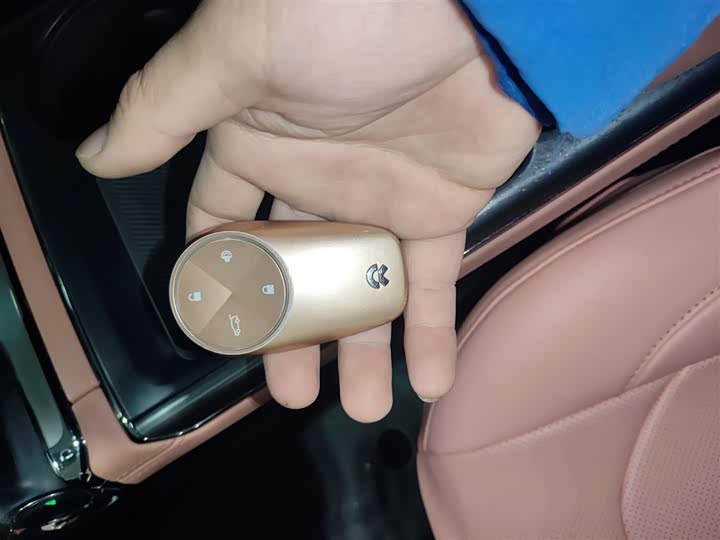 Фото 9 - Nio EC6