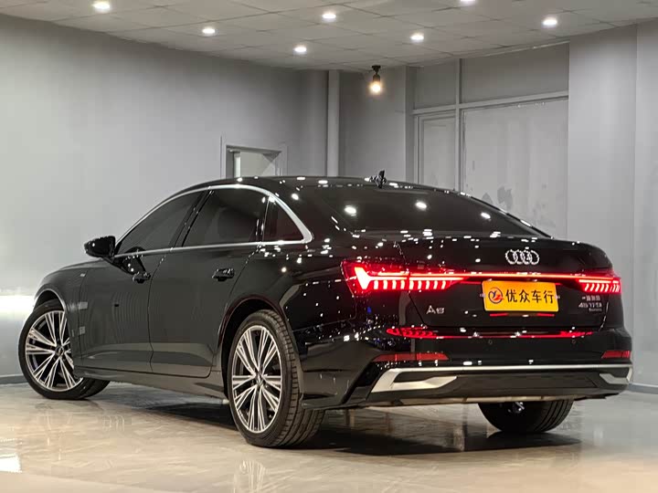 Фото 3 - Audi A6L