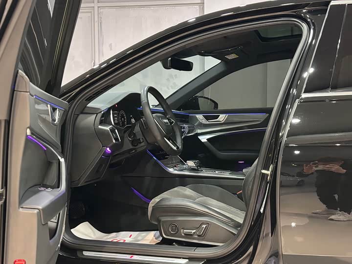 Фото 4 - Audi A6L