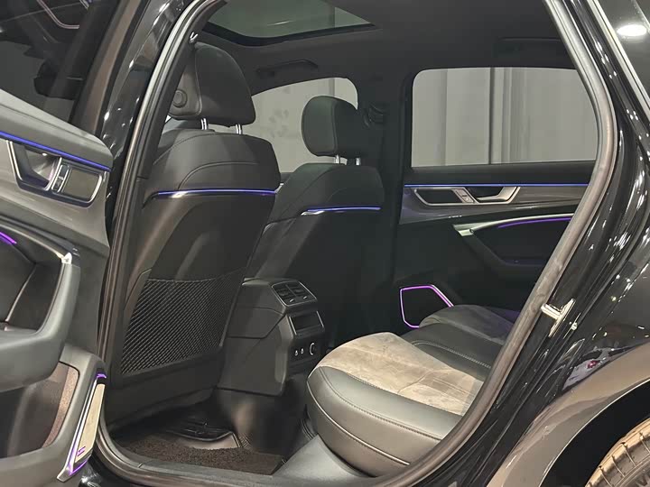 Фото 5 - Audi A6L