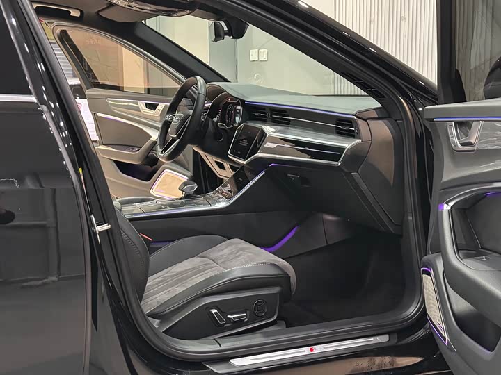 Фото 9 - Audi A6L