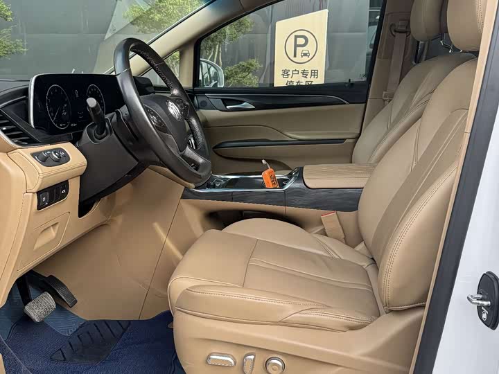 Фото 4 - Buick GL8 ES