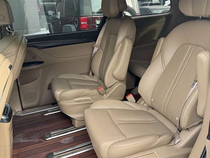 Фото 5 - Buick GL8 ES