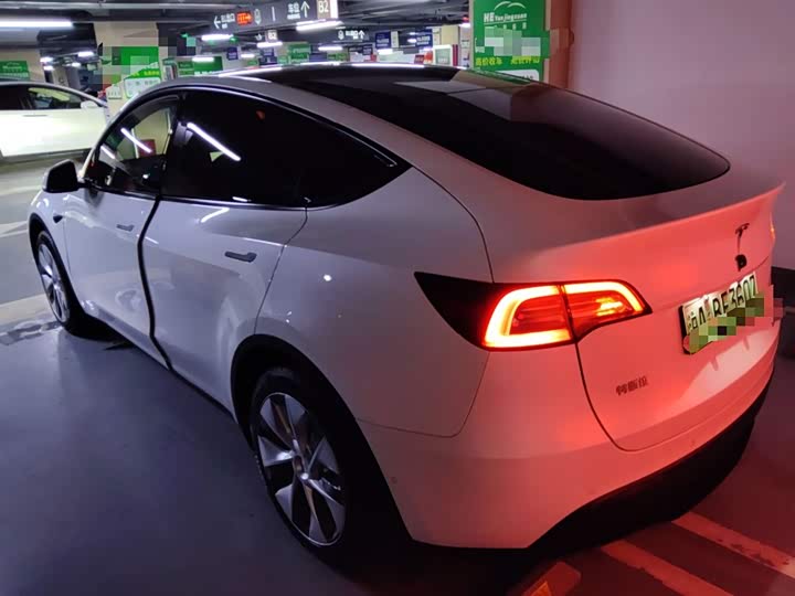 Фото 5 - Tesla Model Y