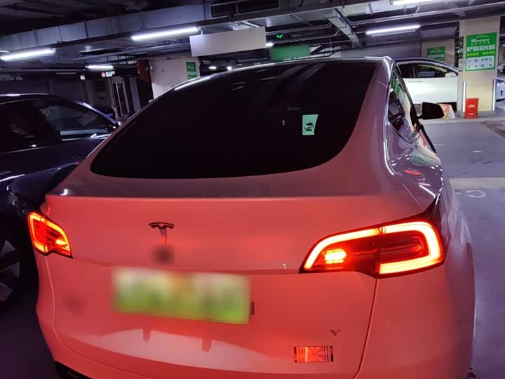 Фото 6 - Tesla Model Y