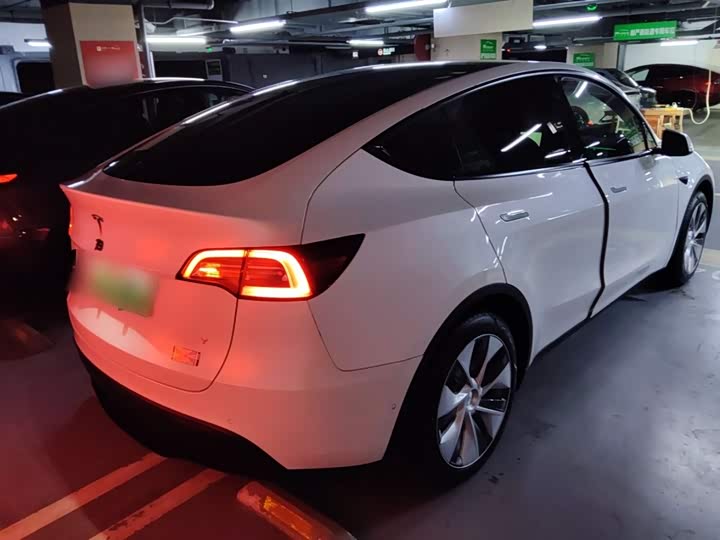 Фото 7 - Tesla Model Y