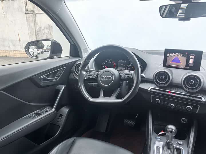 Фото 7 - Audi Q2L
