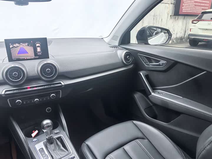 Фото 8 - Audi Q2L