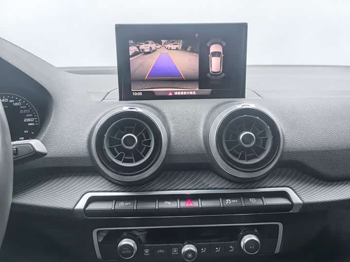 Фото 9 - Audi Q2L