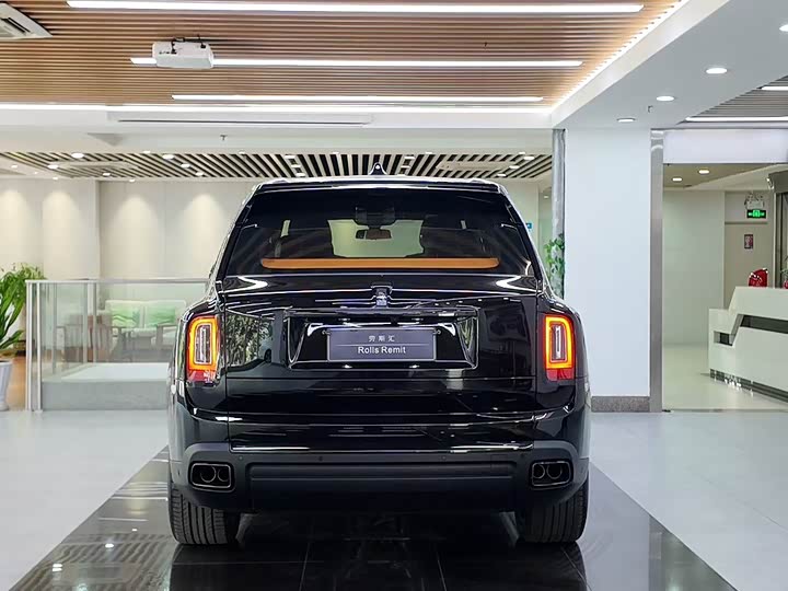 Фото 5 - Rolls-Royce Cullinan