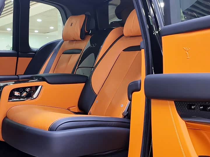 Фото 8 - Rolls-Royce Cullinan