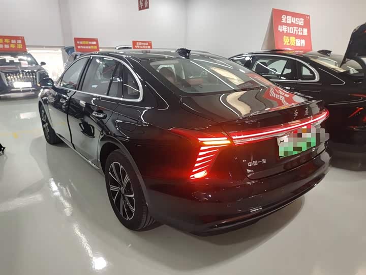 Фото 5 - Hongqi H5 Hybrid