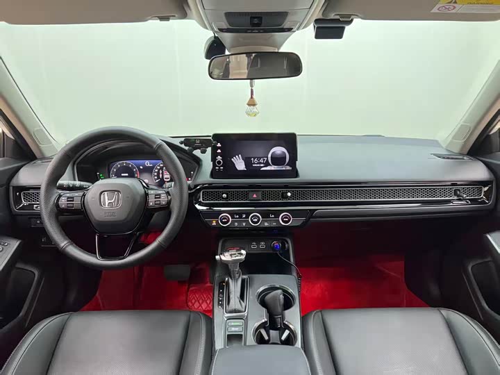 Фото 8 - Honda Civic