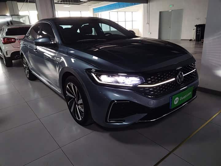 Фото 4 - Volkswagen Passat