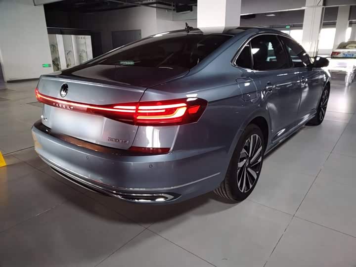 Фото 7 - Volkswagen Passat