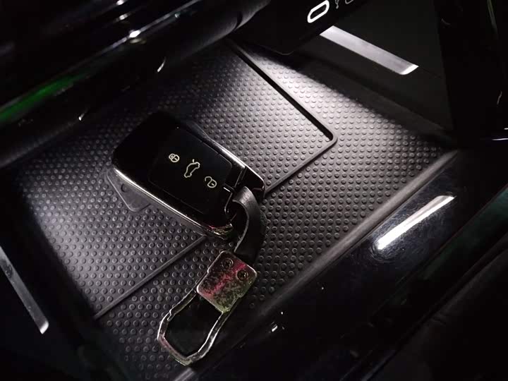 Фото 9 - Volkswagen Passat